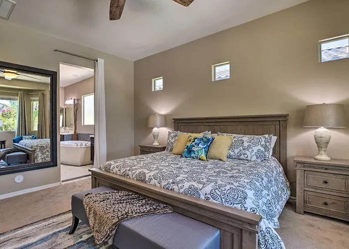 Holiday home Modern Azure W/ Beautiful Patio, Pool & Spa!