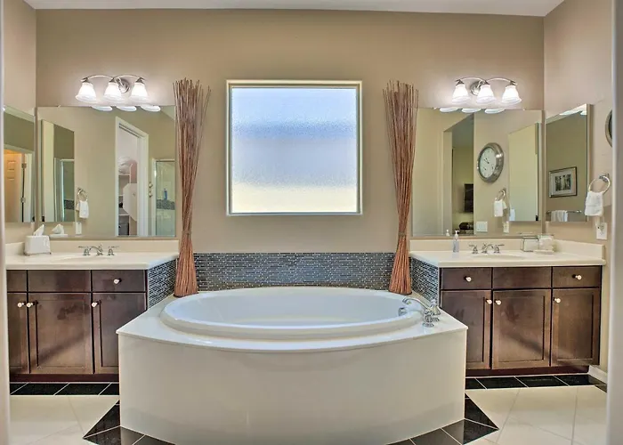 Modern Azure W/ Beautiful Patio, Pool & Spa!