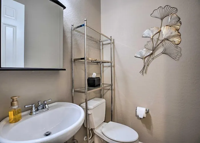 Modern Azure W/ Beautiful Patio, Pool & Spa! Сasa de vacaciones Goodyear