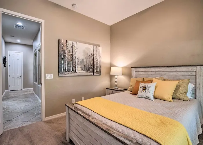 Modern Azure W/ Beautiful Patio, Pool & Spa! *