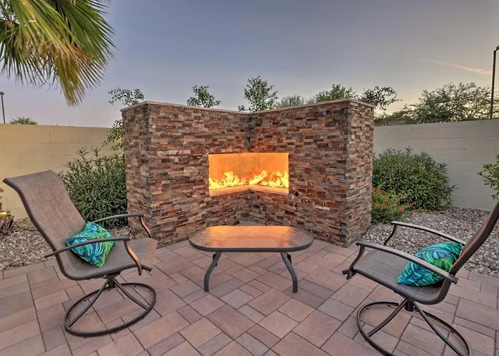 Modern Azure W/ Beautiful Patio, Pool & Spa! * Goodyear