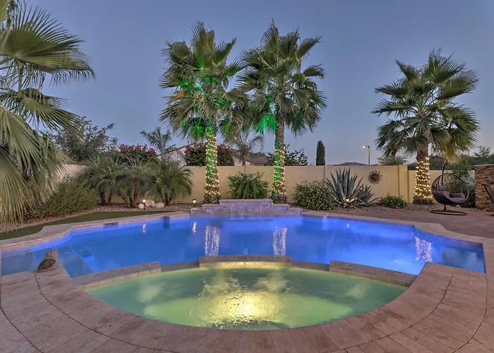 Modern Azure W/ Beautiful Patio, Pool & Spa! Сasa de vacaciones