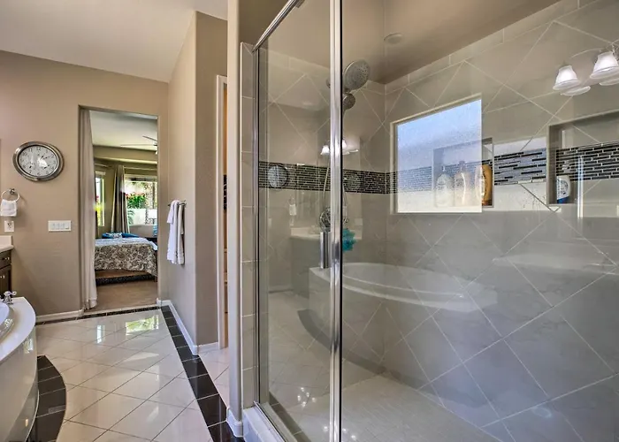 Modern Azure W/ Beautiful Patio, Pool & Spa! * Goodyear