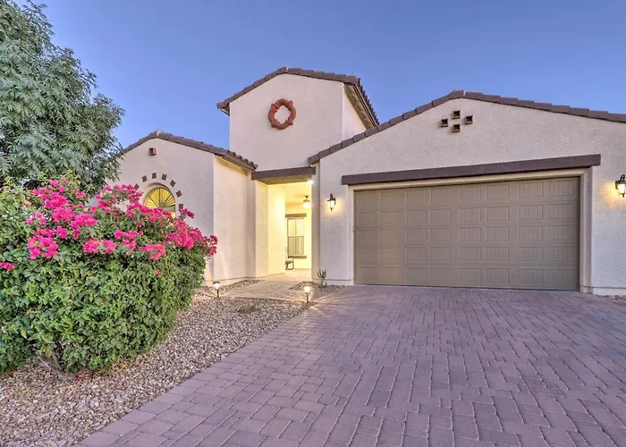 Modern Azure W/ Beautiful Patio, Pool & Spa! * Goodyear