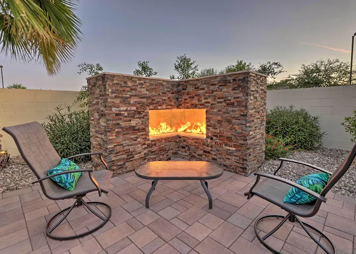 Modern Azure W/ Beautiful Patio, Pool & Spa! Goodyear
