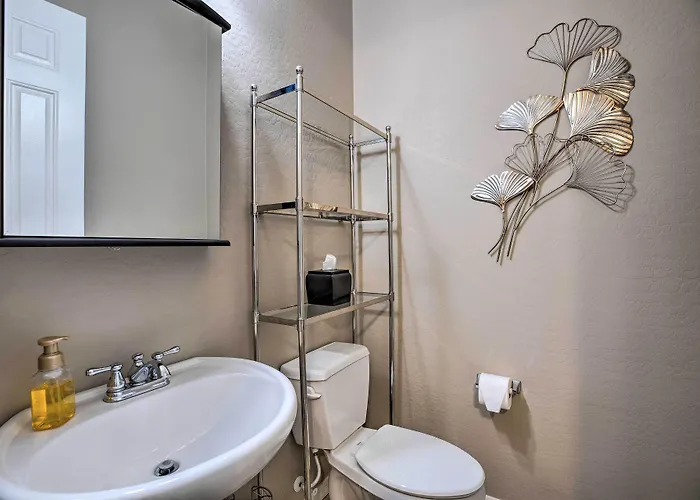 Modern Azure W/ Beautiful Patio, Pool & Spa! *