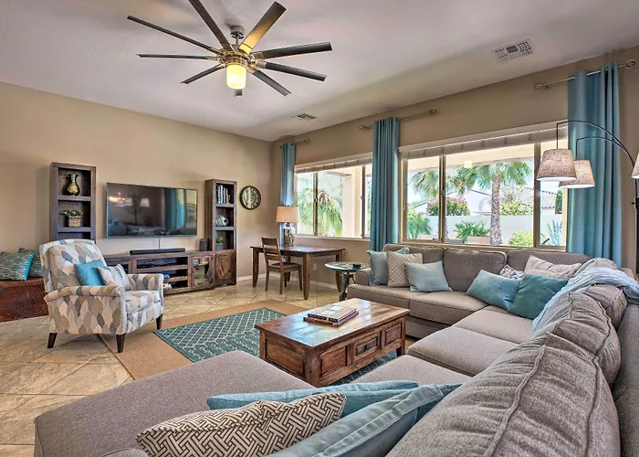 Modern Azure W/ Beautiful Patio, Pool & Spa! Holiday home