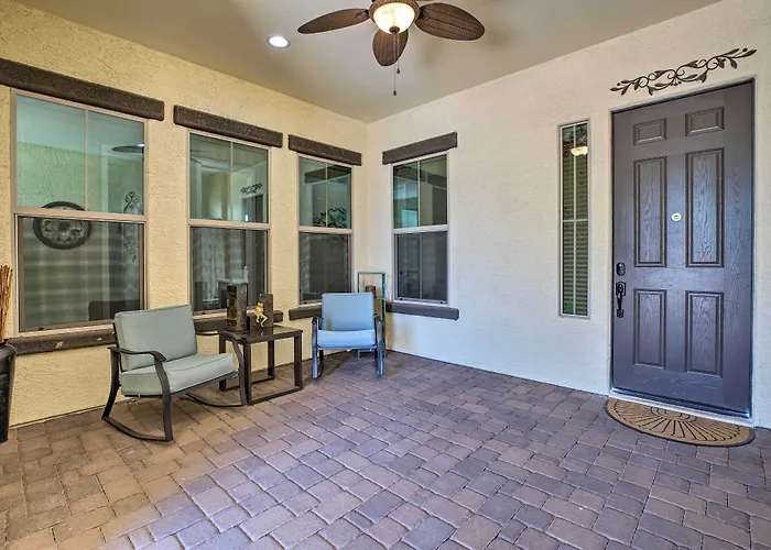 Modern Azure W/ Beautiful Patio, Pool & Spa! Holiday home *